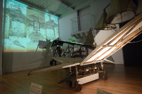 En la galería Alejandro Mariano fue inaugurada la exposición Leonardo da Vinci el genio, inventos, pinturas y diseños. Estará abierta al público de lunes a domingo de 11 de la mañana a 7 :30 de la noche, durante dos meses a partir de mañana. La entrada general 80 pesos y 50 Estudiantes, maestros y niños. 