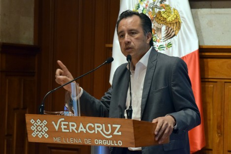 El mandatario estatal dijo que ya ha sido desplegado un operativo con el apoyo del Gobierno y las instituciones federales como Marina, SEDENA y Guardia Nacional, en coordinación con la Secretaría de Seguridad Pública estatal.