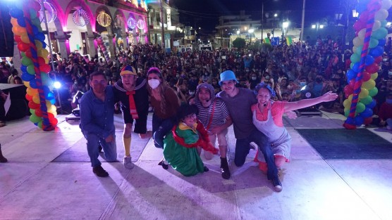 Un primer gran festival del día de Reyes Magos, se llevó a cabo en el municipio de Tlapacoyan, donde Monserrat Murrieta Moreno, presidenta del sistema para el Desarrollo Integral de la Familia (DIF), llevó diversión, alegrías  y sorpresas para la niñez tlapacoyenses en este primer evento del 2022.
