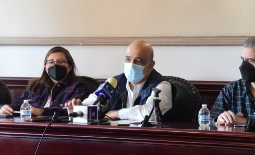 El alcalde de Xalapa, Ricardo Ahued, anunció que a partir de este miércoles iniciarán obras de rehabilitación en calles del centro de la ciudad, por lo que pide a la población tener paciencia por las molestias que las mismas causarán. 