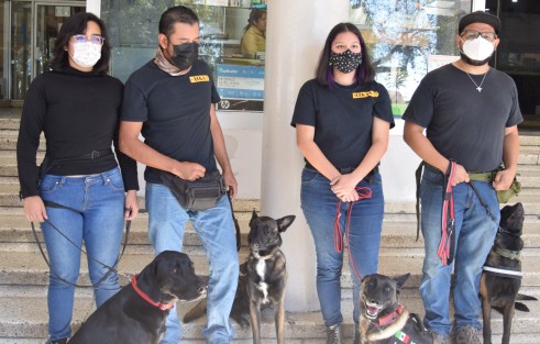 El grupo de entrenamiento canino K-9 Xalapa invitó al Congreso Internacional de Formación de Perros de Trabajo, en la exfábrica de San Bruno.