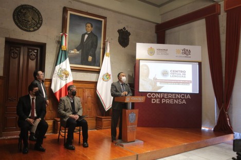 En el marco el inicio del Decenio de las Lenguas indígenas 2022 - 2032, decretado por la Unesco, y en congruencia con la política del Gobierno del Estado de Veracruz, de fortalecer y promover la cultura de nuestros pueblos originarios y la inclusión social; se apertura la enseñanza de las lenguas nacionales indígenas, como el náhuatl, tutunakú y tének en el Centro Virtual de Lenguas.  
