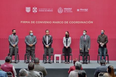 En el antiguo Palacio del Ayuntamiento, los gobiernos de la Ciudad de México y Veracruz firmaron el Convenio Marco de Coordinación de Innovación Tecnológica para lograr el máximo aprovechamiento en seguridad, capital humano, recursos materiales, financieros, académicos y tecnológicos; así como otras áreas de interés y beneficio mutuo con miras al desarrollo de proyectos que atiendan las necesidades de la población.

