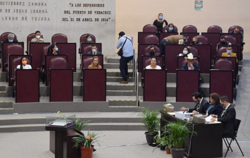 La auditora general  del Órgano de Fiscalización Superior del Estado (Orfis), Delia González Cobos, presentó, este martes, ante la Comisión Permanente de Vigilancia, integrada por los diputados Luis Arturo Santiago Martínez, Luis Fernando Cervantes Cruz y Othón Hernández Candanedo, presidente, secretario y vocal respectivamente, los resultados de su gestión al frente del organismo autónomo.