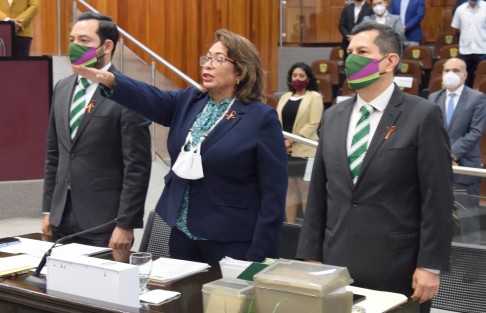Mantener la objetividad, el profesionalismo y la imparcialidad en la fiscalización superior de los recursos públicos, en preciso cumplimiento de la Ley y bajo las más estrictas normas de calidad, es el compromiso constante e invariable del Órgano de Fiscalización Superior del Estado (Orfis), de acuerdo con su auditora general, Delia González Cobos, al comparecer ante el Congreso del Estado.