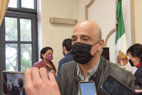 Si se comprueba que algún elemento de la Policía Municipal de Xalapa agredió a un periodista será dado de baja de la corporación. <em>En este Gobierno no toleraremos ningún exceso ni abuso del personal de seguridad</em> afirmó el alcalde  Ricardo Ahued Bardahuil.