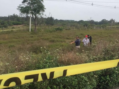 Los cuerpos de dos personas, en avanzado estado de descomposición fueron localizados este miércoles sobre la carretera Cosoleacaque-Nueva Teapa a la altura del congregación de Mapachapa.