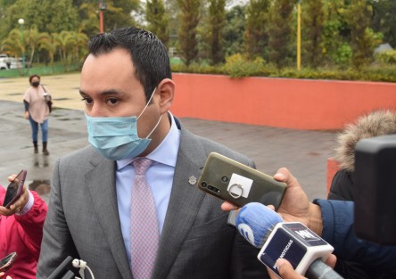 El titular de SEFIPLAN, José Luis Lima Franco, expuso que la firma es voluntaria, no limitativa y tampoco existe penalización o condición; sin embargo, el acuerdo establece la posibilidad de un cobro simultáneo Municipio-Estado, la vigencia concluye en cuanto alguna de las partes así lo desee y los recursos cobrados de manera efectiva serán reintegrados en un plazo de 72 horas.