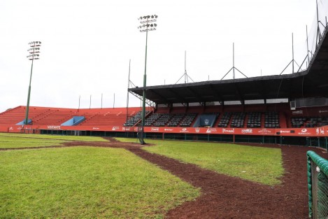 El Ayuntamiento de Xalapa no ha otorgado ningún permiso para la realización de un evento musical en el Campo Deportivo Colón, además de que por recomendación del sector salud este tipo de actividades no deben efectuarse ante la emergencia sanitaria que se enfrenta por la enfermedad Covid-19, informó el titular de la Dirección de Desarrollo Económico, Alberto Romero Gutiérrez. 