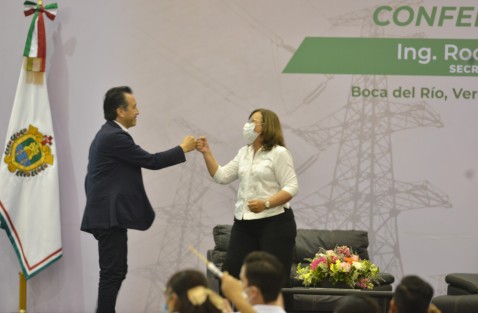 Como parte de las asambleas informativas que realiza la LXV Legislatura del Congreso de la Unión, el gobernador Cuitláhuac García Jiménez encabezó los <em>Foros sobre la Reforma Eléctrica</em>, donde fue ponente principal la titular de la Secretaría de Energía (SENER), Rocío Nahle García. 