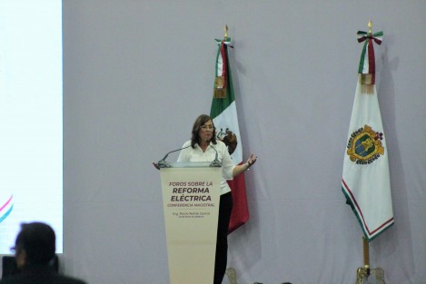 Rocío Nahle expuso cuáles serían las reformas en materia de energía que se busca hacer para eliminar las realizadas por la anterior reforma, con la cual se benefició a empresas, sin evitar el incremento a las tarifas. 