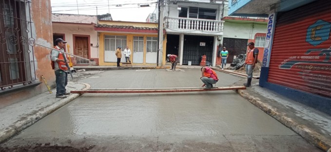 El ayuntamiento de Xalapa informó que han quedado concluidos los trabajos en la esquina de las calles Aldama y Alfaro, dentro de las obras de repavimentación que realiza en calles del Centro de la capital. 