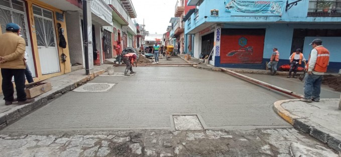 El ayuntamiento de Xalapa informó que han quedado concluidos los trabajos en la esquina de las calles Aldama y Alfaro, dentro de las obras de repavimentación que realiza en calles del Centro de la capital. 