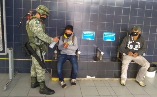 Pese al incremento de contagios por COVID-19, algunas personas en Tlapacoyan han relajado las medidas sanitarias para evitar la propagación del virus, e incluso muestran molestia cuando se les invita a hacer uso de los cubrebocas en espacios públicos. 