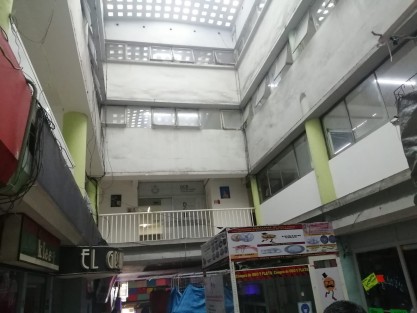 Debido a un fuerte olor a gas en el Pasaje Revolución, empleados de la Dirección General  de Bachillerato fueron evacuados.