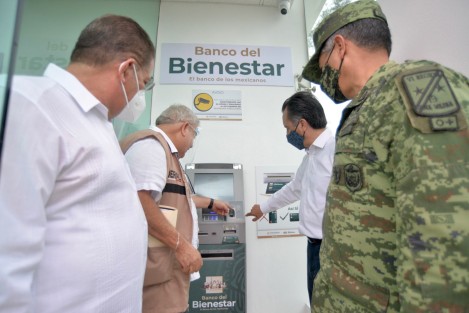 El Gobernador de Veracruz, Cuitláhuac García Jiménez inauguró la sucursal del Banco del Bienestar 1327 Tuxpan-Alto Lucero, de manera simultánea con las 200 a nivel nacional y otras 17 nuevas en la entidad, cuya construcción estuvo a cargo de la Secretaría de la Defensa Nacional.