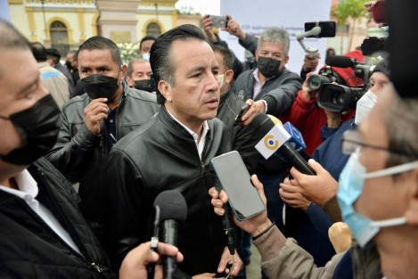 Previo a encabezar la Coordinación Estatal para la Construcción de la Paz (COESCONPAZ)en Pánuco,  el gobernador Cuitláhuac García Jiménez señaló que gracias al apoyo de las fuerzas federales se puede ya hablar de una una importante reducción en todos los delitos, y esto es constatado por la ciudadanía quien <em>se ha mantenido atenta y muy participativa</em>.
