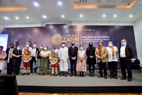 Este martes, desde el Complejo Cultural Los Pinos, el Gobierno del Estado presentó el programa de Cumbre Tajín 2022, Unidos volamos más alto, que tendrá lugar en el Pueblo Mágico de Papantla del 18 al 20 de marzo, por primera vez con un eslogan en totonaco.