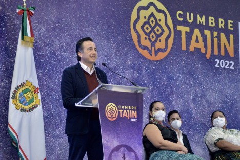 Este martes, desde el Complejo Cultural Los Pinos, el Gobierno del Estado presentó el programa de Cumbre Tajín 2022, Unidos volamos más alto, que tendrá lugar en el Pueblo Mágico de Papantla del 18 al 20 de marzo, por primera vez con un eslogan en totonaco.