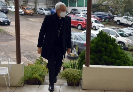 El arzobispo de Xalapa, Jorge Carlos Patrón Wong, visitó las instalaciones de AHTECA. Ungió a varios enfermos y sostuvo encuentros con algunos beneficiados de este albergue.