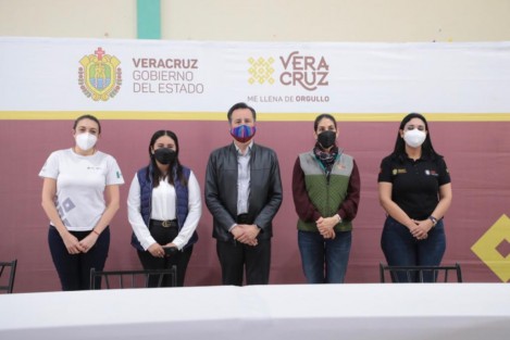  Llevando la atención del Gobierno a toda la entidad, este jueves el gobernador Cuitláhuac García Jiménez presentó la estrategia de protección civil a las autoridades municipales de la Cuenca del Papaloapan, Los Tuxtlas y parte de la región Olmeca, destacando la prevención como política indiscutible en la materia.