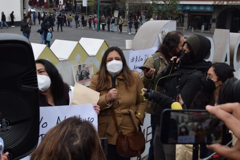 Un grupo de reporteras protestó frente a Palacio de Gobierno para exigir que cesen los crímenes de periodistas en el país. Se sumaron a la movilización nacional para reclamar justicia por los cinco comunicadores que han sido asesinados en lo que va de este año. 