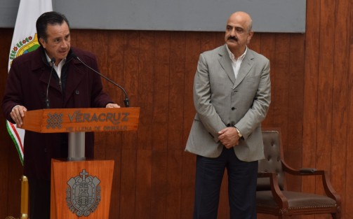 El mandatario destacó la excelente comunicación con el alcalde Ricardo Ahued Bardahuil, quien desde el día de los hechos solicitó una mesa de coordinación, mientras que la FGE tiene ya identificados a los responsables de dichos homicidios, con una línea de investigación relacionada al narcomenudeo.