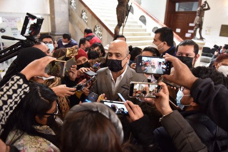 ara que la jornada de vacunación de refuerzo contra el Coronavirus SARS-CoV-2 a personas de 30 años y más se desarrolle de la mejor manera, el Ayuntamiento colabora de manera cercana con la autoridad estatal y federal, afirmó el presidente municipal Ricardo Ahued Bardahuil.