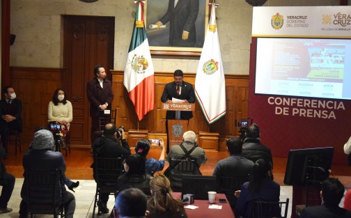 Durante la conferencia del Gobernador, el titular de SEV, Zenyanzen Escobar dio a conocer la Copa Veracruz de Beisbol para menores de 24 años.