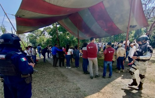 Colectivos de búsqueda de desaparecidos, junto con los elementos de las diferentes corporaciones e instituciones, desde hace un año buscan en este sitio los restos de sus seres queridos.