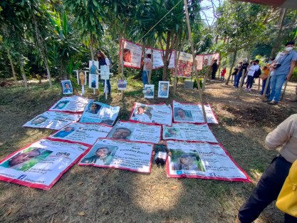 Campo Grande es una masacre paulatina, han matado a uno por uno, sin reparo, poco a poco hasta contar decenas. Han convertido un bello paisaje en un cementerio oculto; han dejado una huella de dolor y sufrimiento que se extiende a muchas familias. 