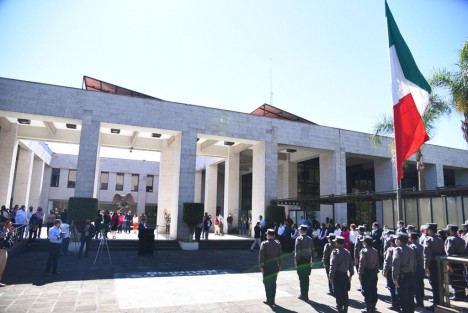 Este 24 de febrero, Día de la Bandera, el Congreso del Estado de Veracruz llevó a cabo un acto cívico en la explanada del Palacio Legislativo, con la presencia de diputadas y diputados.