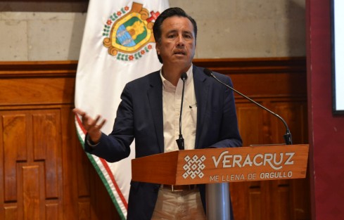El Gobernador Cuitláhuac García informó que no acatará la recomendación emitida por la CNDH por el caso de July N, quien denunció abusos a sus derechos humanos tras haber sido aprehendida en noviembre de 2020 por el asesinato de la Rectora de una Universidad particular. 