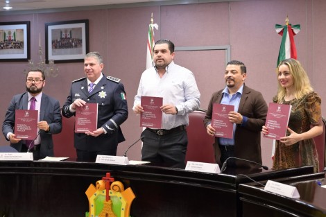 Con la finalidad de contar con la herramienta adecuada para alcanzar objetivos claros y concisos, la Comisión Permanente de Seguridad Pública de la LXVI Legislatura, integrada por los diputados Roberto Francisco San Román Solana y Sergio Lenin Guzmán Ricardez, así como por la legisladora Maribel Ramírez Topete, presidente, secretario y vocal, respectivamente, presentó y aprobó su Programa Anual de Actividades.