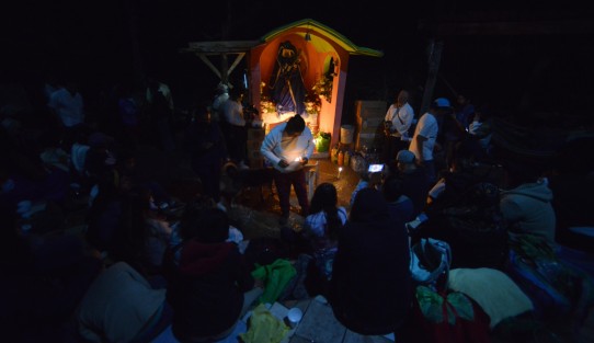 Este primer viernes de marzo son cientos de personas las que trasladan al santuario El Encanto de Búho, en el municipio de Catemaco, buscando ayudada de la señora Francisca,  quienes creen que a las 12 de la noche de este día, se abre un portal y las energías del lugar se prestan para poder curar y pedir favores a las deidades de otras dimensiones.

