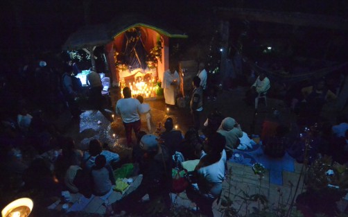 Este primer viernes de marzo son cientos de personas las que trasladan al santuario El Encanto de Búho, en el municipio de Catemaco, buscando ayudada de la señora Francisca,  quienes creen que a las 12 de la noche de este día, se abre un portal y las energías del lugar se prestan para poder curar y pedir favores a las deidades de otras dimensiones.