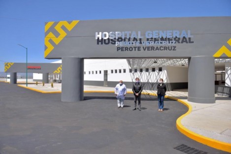 La red hospitalaria de los Servicios de Salud de Veracruz contará pronto con el Hospital General de Perote, terminado al 100 por ciento con capacidad de 60 camas y las principales especialidades médicas, dio a conocer el gobernador Cuitláhuac García Jiménez en recorrido de supervisión.
