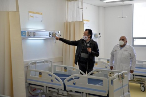  La red hospitalaria de los Servicios de Salud de Veracruz contará pronto con el Hospital General de Perote, terminado al 100 por ciento con capacidad de 60 camas y las principales especialidades médicas, dio a conocer el gobernador Cuitláhuac García Jiménez en recorrido de supervisión.