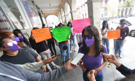 El colectivo Mujeres Unidas y Seguras de Xalapa se pronunció en contra de la violencia, de vivir con miedo, de sufrir machismo y discriminación de género, por lo que exigieron igualdad para hombres y mujeres.