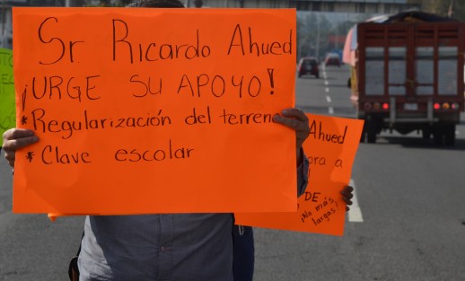 Dijeron estar preocupados por sus hijos, ya que temen se quedarían sin el reconocimiento y validez de los estudios de los alumnos.