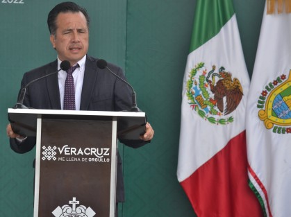 El gobernador Cuitláhuac García Jiménez destacó la política de seguridad actual que no sólo atiende la desigualdad social sino que va al fondo de la problemática y prioriza la profesionalización de sus cuerpos de élite para una impartición de justicia de alto nivel. 