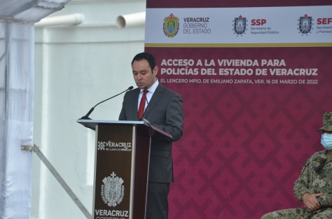 El Gobierno del Estado de Veracruz anunció un programa de crédito para viviendas para policías, con el apoyo de Banorte. em>...un paso más en la visión de garantizar mejores condiciones de trabajo a quienes arriesgan su vida por los demás, gracias a la confianza de la banca en esta administración</em>, expresó el gobernador Cuitláhuac García Jiménez.
