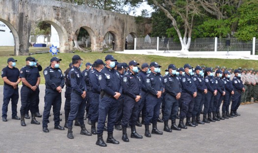 El Gobierno del Estado de Veracruz anunció un programa de crédito para viviendas para policías, con el apoyo de Banorte. em>...un paso más en la visión de garantizar mejores condiciones de trabajo a quienes arriesgan su vida por los demás, gracias a la confianza de la banca en esta administración</em>, expresó el gobernador Cuitláhuac García Jiménez.