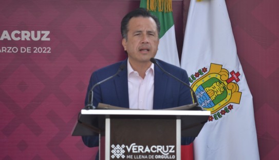 El Gobierno del Estado de Veracruz anunció un programa de crédito para viviendas para policías, con el apoyo de Banorte. em>...un paso más en la visión de garantizar mejores condiciones de trabajo a quienes arriesgan su vida por los demás, gracias a la confianza de la banca en esta administración</em>, expresó el gobernador Cuitláhuac García Jiménez.
