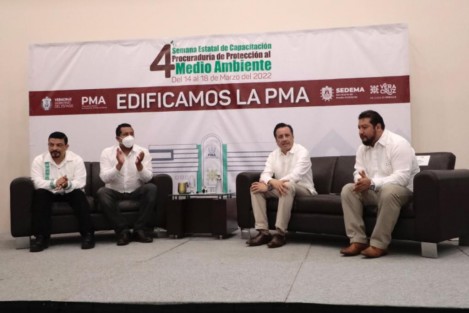 En las mesas de trabajo de la Cuarta Semana de Capacitación de la Procuraduría Estatal de Protección al Medio Ambiente  participan expertos de el Instituto de Ecología (INECOL), Instituto Nacional de Ecología y Cambio Climático (INECC), la Universidad Veracruzana, la Comisión del Agua del Estado de Veracruz, iniciativa privada, legisladores y autoridades municipales.