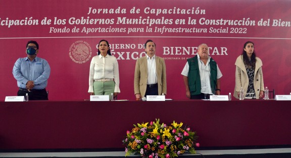 El gobernador Cuitláhuac García Jiménez y la Secretaria de Bienestar Ariadna Montiel Reyes inauguraron la Jornada de Capacitación a autoridades municipales para la construcción del bienestar a través de la aplicación correcta del Fondo de Aportaciones para la Infraestructura Social (FAIS).