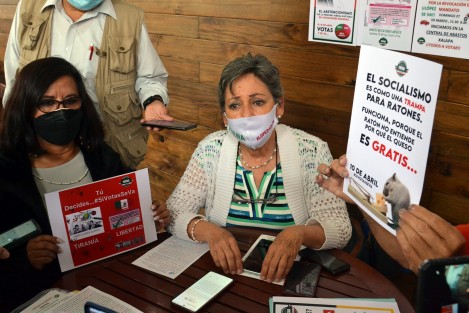Integrantes del Frente Nacional Anti-AMLO (FRENAA), invitaron a los ciudadanos a participar este domingo 27 de marzo en la caravana móvil, que se llevará a cabo a partir de las 11:30 de la mañana, partiendo de la Central de Abastos.