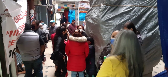Profesores adheridos al Sindicato Magisterial Veracruzano (SMV) se manifestaron y tomaron las instalaciones de la Dirección General de Bachillerato (DGB) la mañana de este jueves 24 de marzo, demandando la destitución de Jesús Rodríguez, director de la Escuela de Bachilleres Artes y Oficios de Córdoba, por acoso sexual contra una compañera.