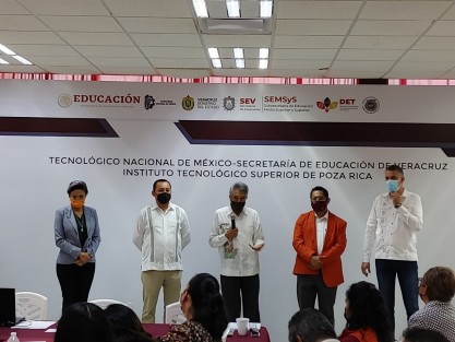 Presente en las mesas de trabajo el profesor, Atanasio García Duran, padre del gobernador del estado. Se contó con la presencia del presidente municipal de Poza Rica, Fernando Luis Remes García, el Director del Instituto Tecnológico Superior de Poza Rica Jesús Huerta Chua; la Subsecretaria de Educación Básica, Maritza Ramírez Aguilar.
