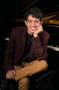 El Jardín de las Esculturas invita a seguir disfrutando de su programación musical con el recital de piano y violoncello  de los jóvenes músicos Emiliano Dorantes y Elihú Díaz. El concierto se llevará a cabo el domingo 27 a las 13:00 horas, en las instalaciones del recinto más verde del IVEC.
